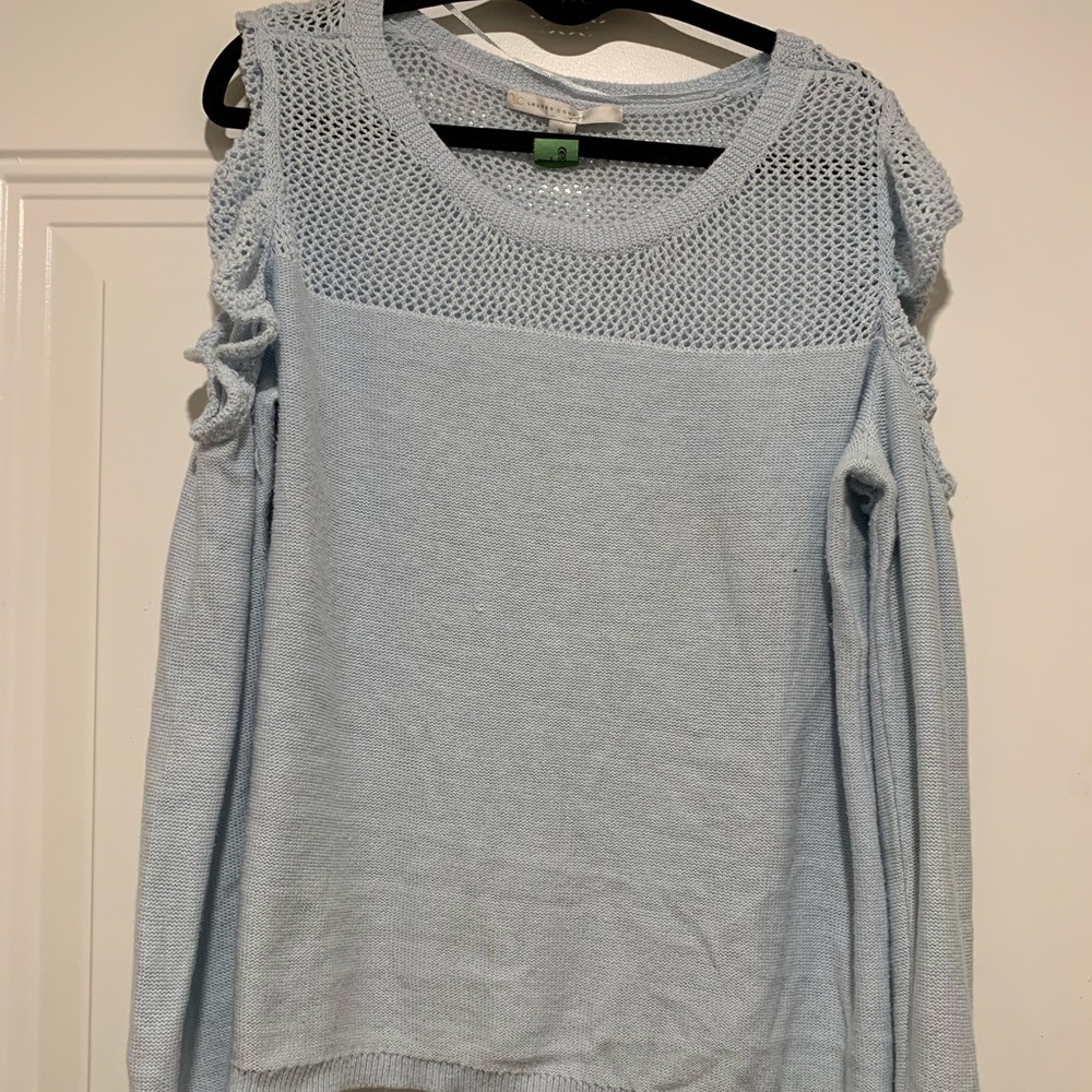 Open shoulder top